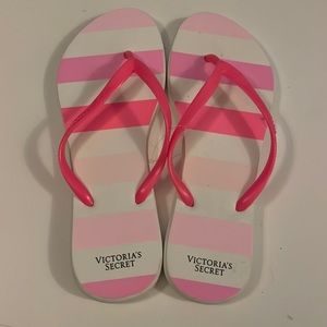 New Victoria’s Secret flip flops